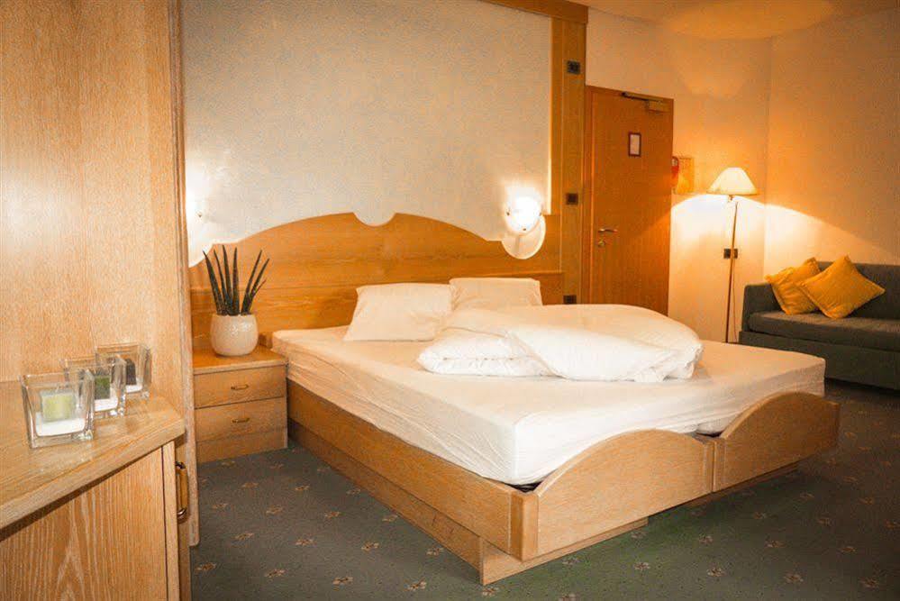Prinz Rudolf Smart Hotel Merano Bagian luar foto