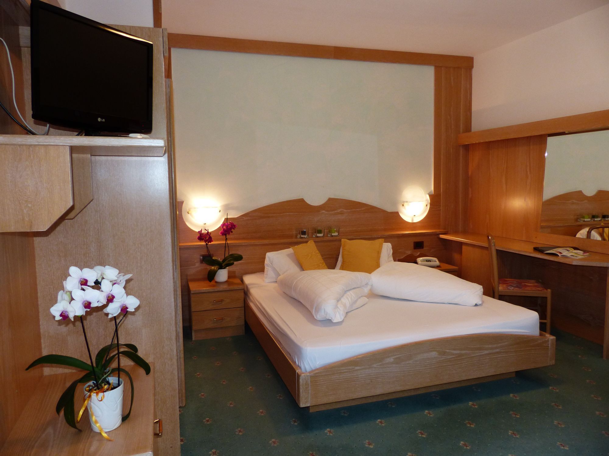 Prinz Rudolf Smart Hotel Merano Bagian luar foto
